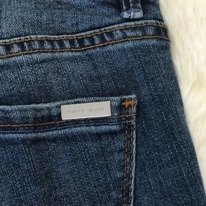 White House Black Market cropped 👖